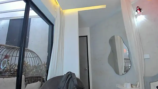 Venusflame   online show from 12-16-25, 11:48