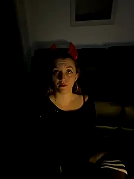 Snapshot of Stoner_BarbieXX chatting on 10-23-25, 09:46 Stoner BarbieXX online show from 10-23-25, 09:46