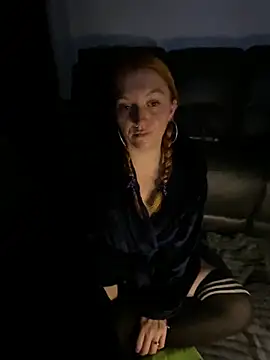 Snapshot of Stoner_BarbieXX chatting on 11-11-25, 10:43 Stoner BarbieXX online show from 11-11-25, 10:43