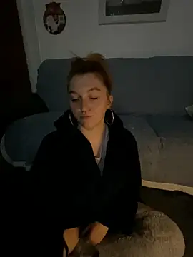 Snapshot of Stoner_BarbieXX chatting on 12-13-25, 10:59 Stoner BarbieXX online show from 12-13-25, 10:59