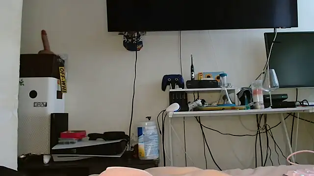 Snapshot of DirtyDi97 chatting on 09-12-25, 03:56 DirtyDi97 online show from 09-12-25, 03:56