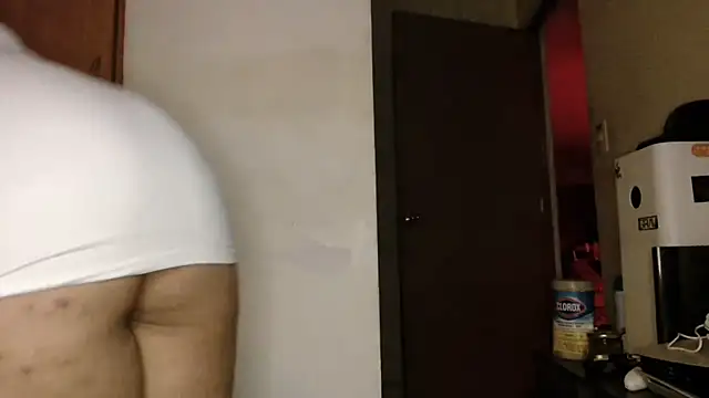 Snapshot of DirtyDi97 chatting on 09-26-25, 03:43 DirtyDi97 online show from 09-26-25, 03:43