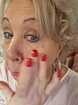 Snapshot of PALETT chatting on 12-14-24, 06:02 PALETT online show from 12-14-24, 06:02