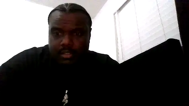 Snapshot of BigBossaNova69 chatting on 04-25-26, 08:28 BigBossaNova69 online show from 04-25-26, 08:28