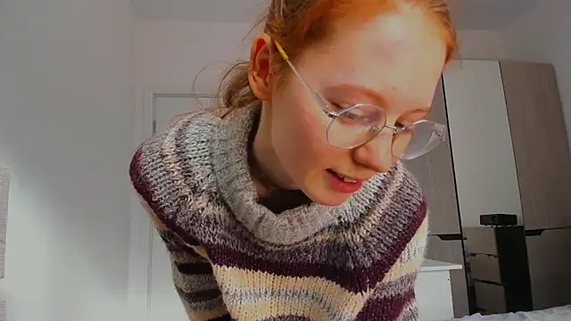 Snapshot of Fire_Luna chatting on 02-17-25, 09:24 Fire Luna online show from 02-17-25, 09:24