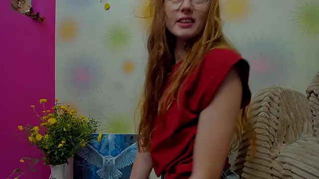 Snapshot of Fire_Luna chatting on 09-18-25, 06:37 Fire Luna online show from 09-18-25, 06:37