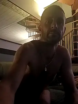 Snapshot of mamen910 chatting on 12-22-25, 11:35 mamen910 online show from 12-22-25, 11:35