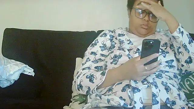 vanilla chocolate23 online show from 11-25-25, 08:47