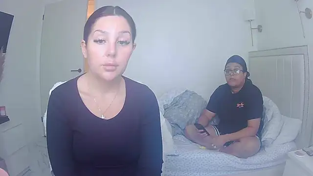 vanilla chocolate23 online show from 04-23-26, 08:46