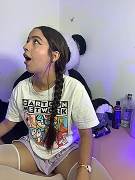 Snapshot of IamSteph13 chatting on 10-19-25, 04:02 IamSteph13 online show from 10-19-25, 04:02