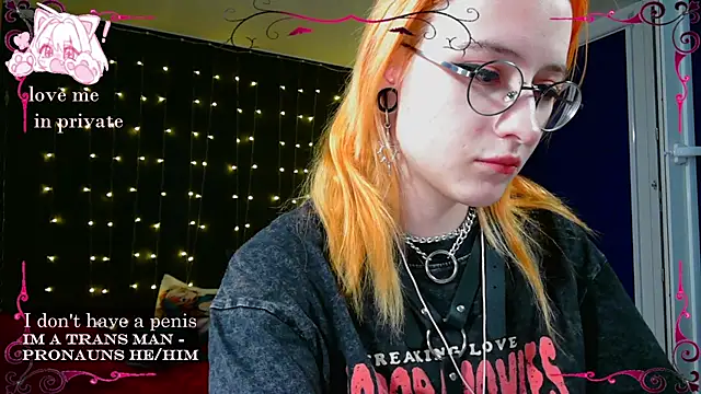 Snapshot of Honelin chatting on 02-13-25, 04:07 Honelin online show from 02-13-25, 04:07