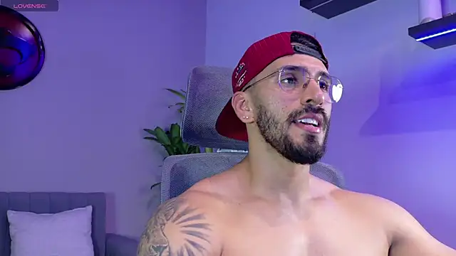 Snapshot of tony_muscle chatting on 07-29-26, 07:01 tony muscle online show from 07-29-26, 07:01