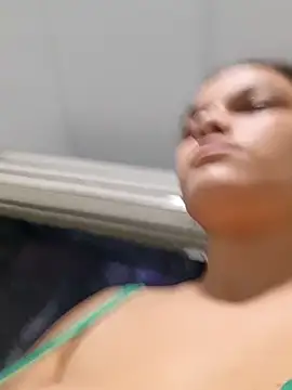 Snapshot of girl_milk1 chatting on 12-23-24, 09:51 girl milk1 online show from 12-23-24, 09:51