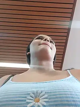 Snapshot of girl_milk1 chatting on 12-26-24, 09:58 girl milk1 online show from 12-26-24, 09:58