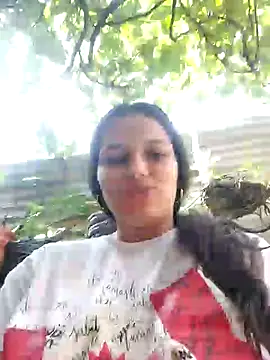 Snapshot of girl_milk1 chatting on 02-02-25, 04:11 girl milk1 online show from 02-02-25, 04:11