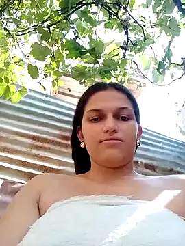 Snapshot of girl_milk1 chatting on 02-16-25, 07:49 girl milk1 online show from 02-16-25, 07:49