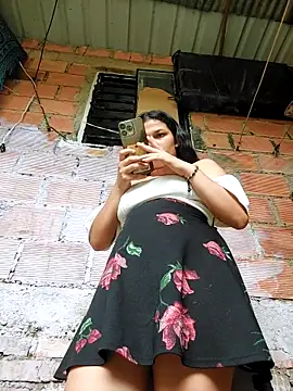 Snapshot of girl_milk1 chatting on 02-25-25, 06:53 girl milk1 online show from 02-25-25, 06:53