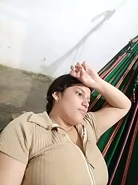 Snapshot of girl_milk1 chatting on 09-30-25, 11:32 girl milk1 online show from 09-30-25, 11:32