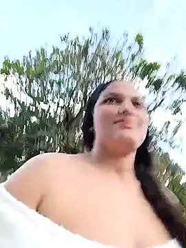 Snapshot of girl_milk1 chatting on 10-22-25, 10:20 girl milk1 online show from 10-22-25, 10:20