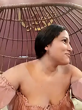 Snapshot of girl_milk1 chatting on 10-25-25, 10:48 girl milk1 online show from 10-25-25, 10:48