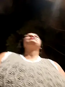 Snapshot of girl_milk1 chatting on 11-26-25, 12:00 girl milk1 online show from 11-26-25, 12:00