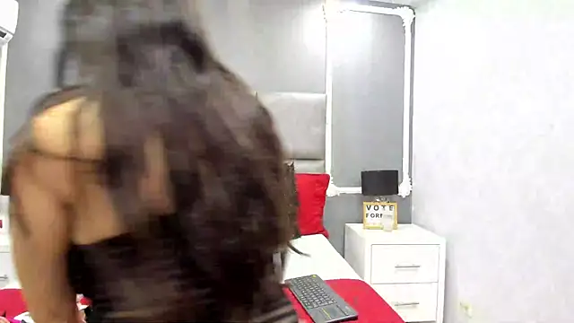 MadelineBeckert online show from 12-15-25, 07:18