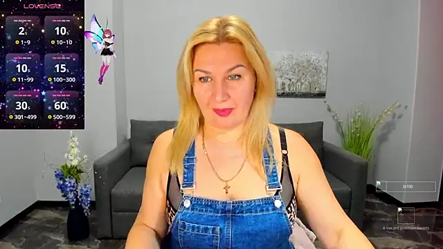 Lili Crossi online show from 10-30-25, 06:59