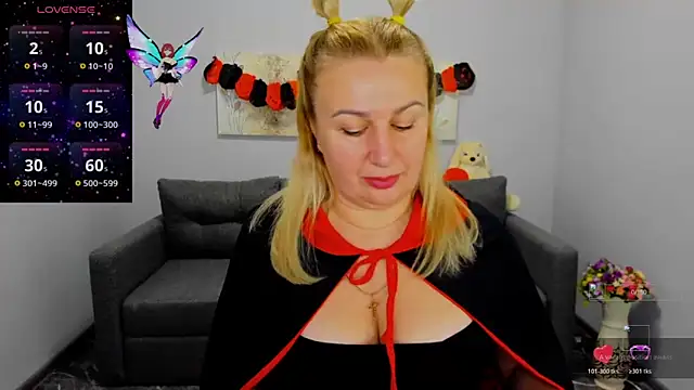 Lili Crossi online show from 10-31-25, 06:58