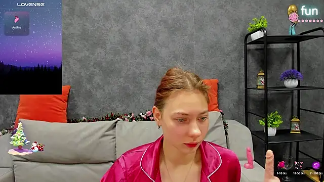 Snapshot of Miss_you_kiss chatting on 01-09-26, 12:57 Miss you kiss online show from 01-09-26, 12:57