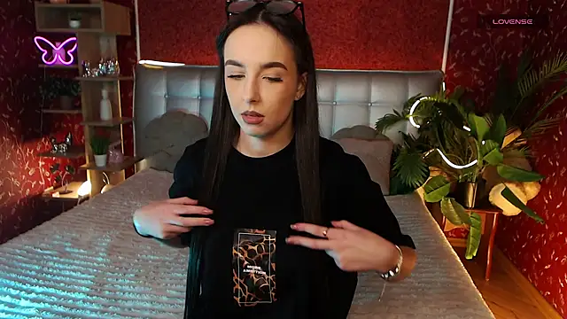 Snapshot of AuroraAksnesss chatting on 02-05-25, 03:42 AuroraAksnesss online show from 02-05-25, 03:42