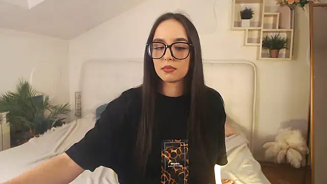 Snapshot of AuroraAksnesss chatting on 02-06-25, 05:30 AuroraAksnesss online show from 02-06-25, 05:30