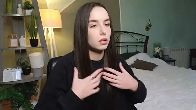 Snapshot of AuroraAksnesss chatting on 02-13-25, 07:35 AuroraAksnesss online show from 02-13-25, 07:35