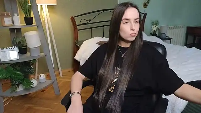 Snapshot of AuroraAksnesss chatting on 02-13-25, 10:44 AuroraAksnesss online show from 02-13-25, 10:44