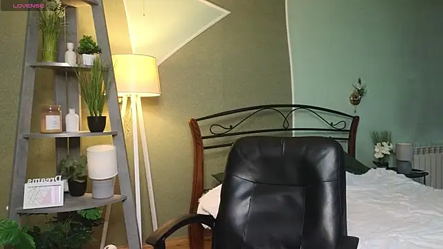 Snapshot of AuroraAksnesss chatting on 03-05-25, 07:16 AuroraAksnesss online show from 03-05-25, 07:16