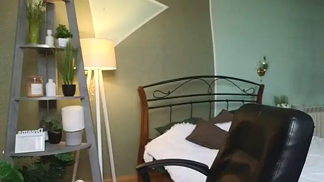 Snapshot of AuroraAksnesss chatting on 03-05-25, 10:22 AuroraAksnesss online show from 03-05-25, 10:22