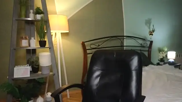 Snapshot of AuroraAksnesss chatting on 03-06-25, 04:17 AuroraAksnesss online show from 03-06-25, 04:17