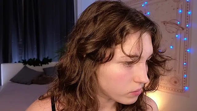 cherry lea online show from 12-22-24, 04:38