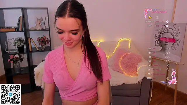 Snapshot of LizaTheButter chatting on 03-19-25, 08:12 LizaTheButter online show from 03-19-25, 08:12