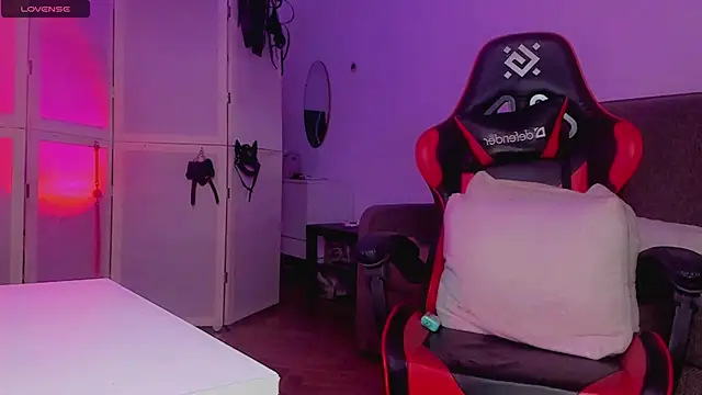 Snapshot of MarryTheBestCherry chatting on 12-08-24, 05:22 MarryTheBestCherry online show from 12-08-24, 05:22