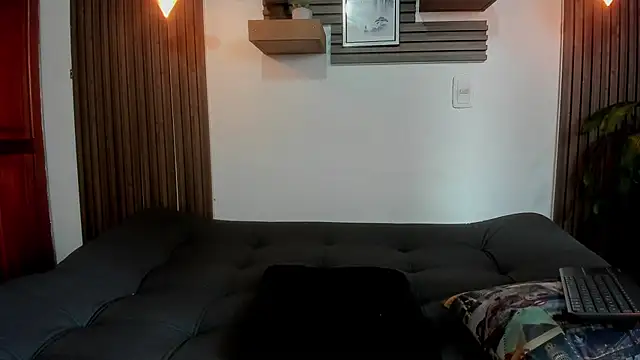 rihannagil online show from 10-22-25, 03:23