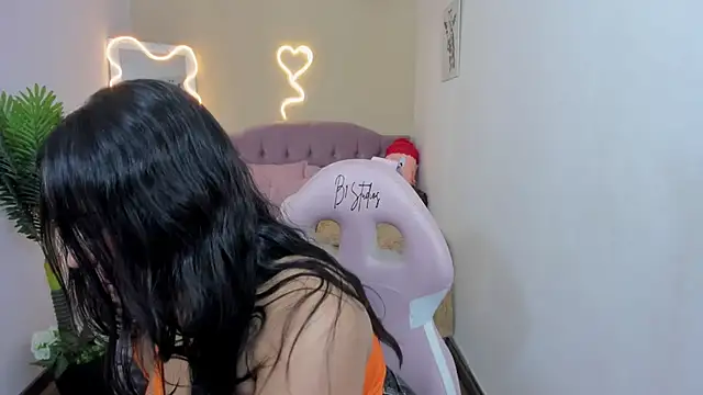 kendra tay online show from 03-02-25, 03:24