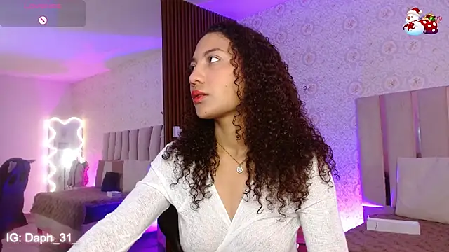 Daphnne tay online show from 11-16-25, 03:34