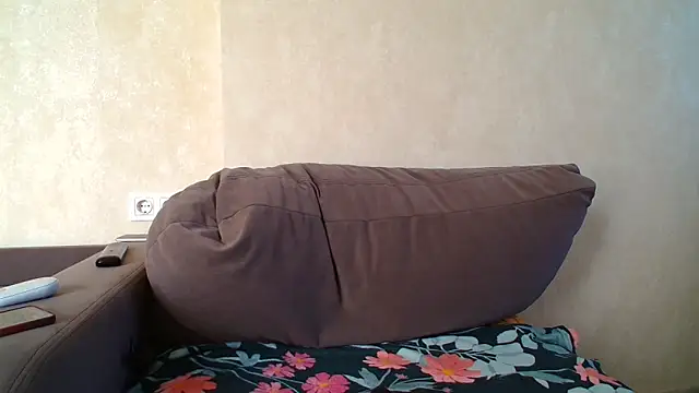 Brionia online show from 04-22-26, 06:16