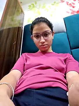 Snapshot of Aleena_Rai chatting on 03-12-25, 07:49 Aleena Rai online show from 03-12-25, 07:49