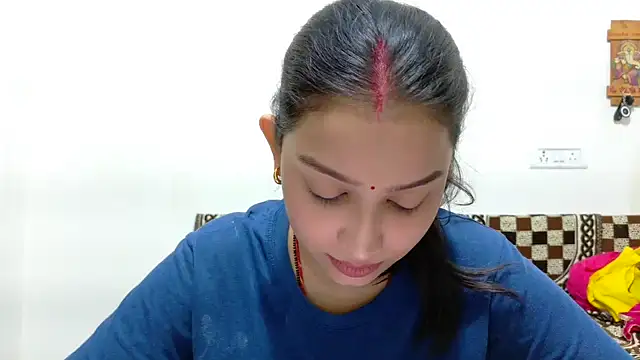 Snapshot of Aleena_Rai chatting on 10-14-25, 06:20 Aleena Rai online show from 10-14-25, 06:20