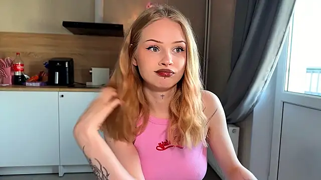 lisa barbie online show from 04-19-26, 03:22