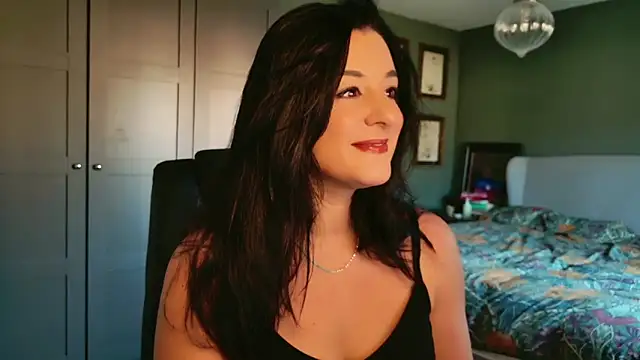 Snapshot of flatwhite0 chatting on 11-25-25, 10:37 flatwhite0 online show from 11-25-25, 10:37