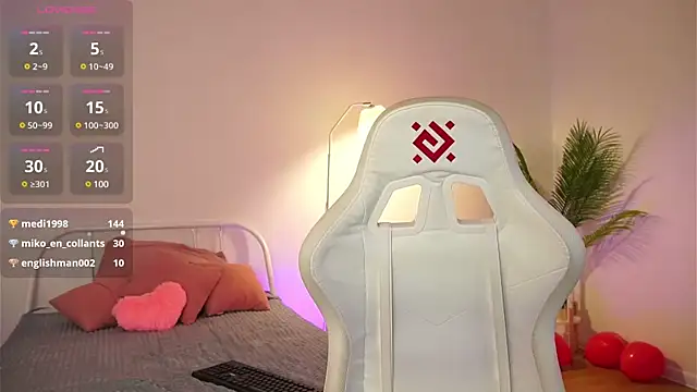 Snapshot of tender_babyy chatting on 03-05-25, 05:08 tender babyy online show from 03-05-25, 05:08