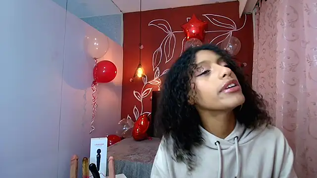 Zia Green online show from 02-18-25, 12:06