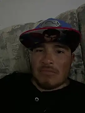 Snapshot of gallisky75 chatting on 03-21-25, 06:27 gallisky75 online show from 03-21-25, 06:27